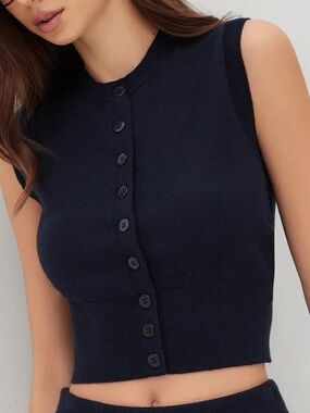 NWT Cider Knit Round Neck Button Up Tank Top